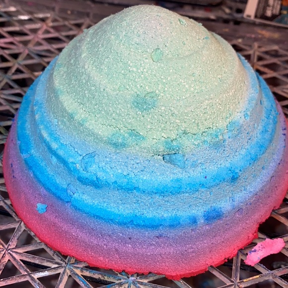 2 Pc Reformed Gym Chalk Cup Cake LARGE - Picture 3 of 3